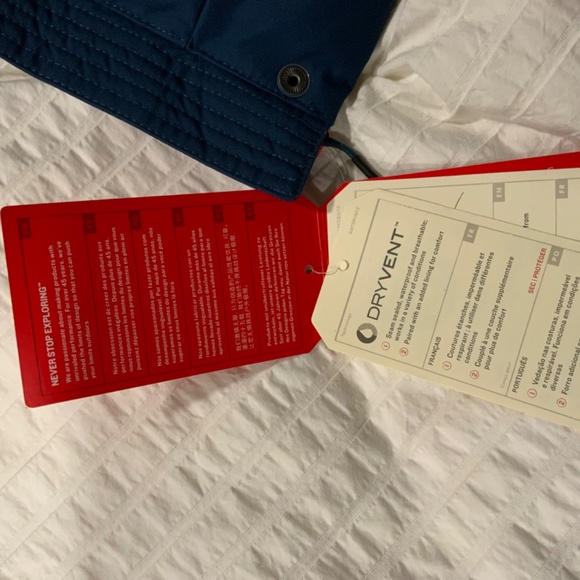 The North Face Men’s Gotham III Waterproof Jacket In Blue Wing Teal - Picture 13 of 16